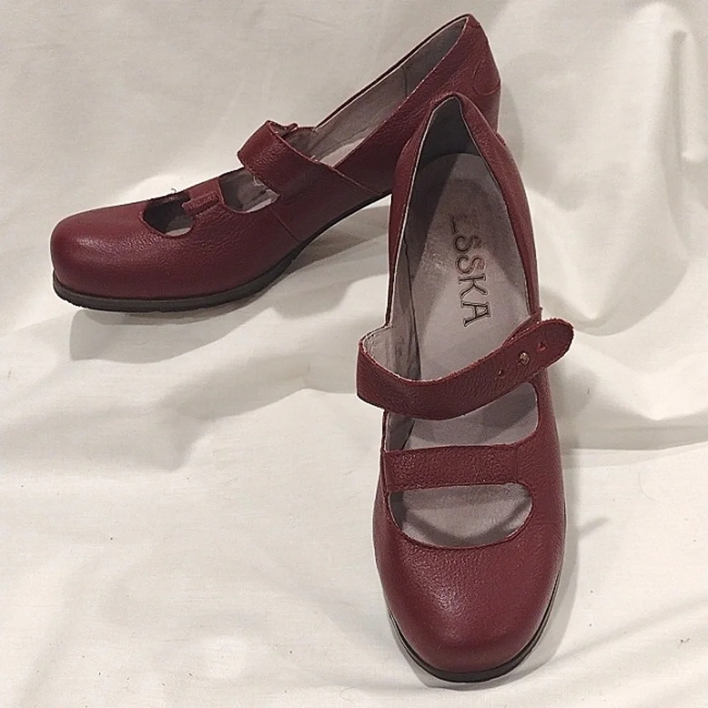 Esska Double Strap Heeled  size  EU 36 NWOB